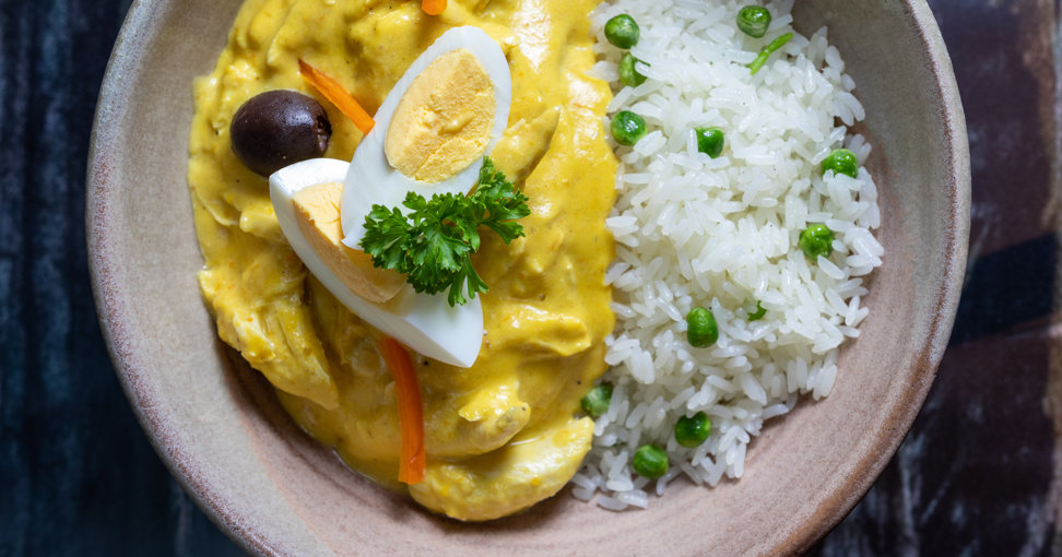 https://peruexplorereusdev.blob.core.windows.net/media/articles/aji-de-gallina/aji-de-gallina.jpg
