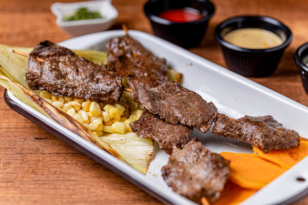 Thumbnail for Anticuchos: historia y receta de las famosas brochetas del Perú