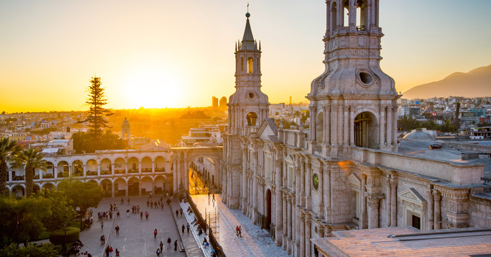 https://peruexplorereusdev.blob.core.windows.net/media/articles/la-cocina-arequipena-en-lima/la-cocina-arequipena-en-lima.jpg