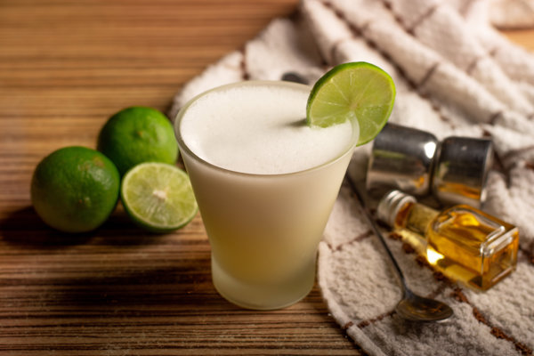 Thumbnail for Pisco Sour: la historia detrás del cóctel peruano más famoso